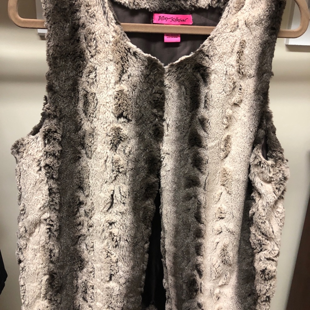 Designer Betsy Johnson faux fur vest!